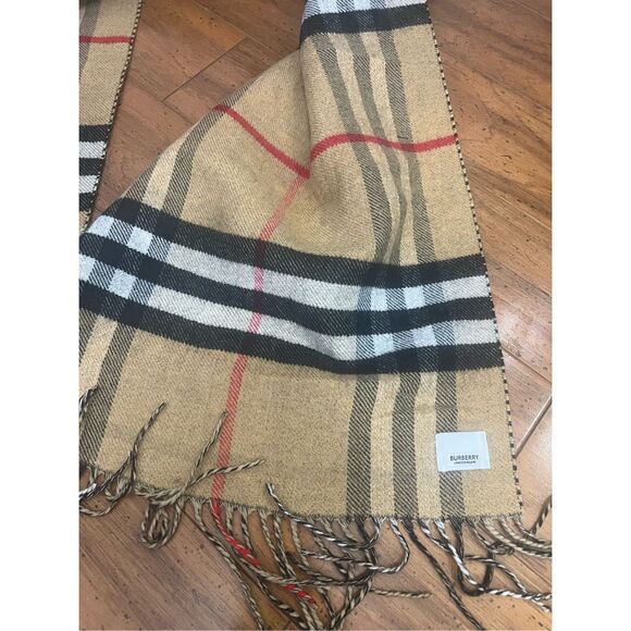 Burberry winter fall scarf wrap shawl - Picture 7 of 10